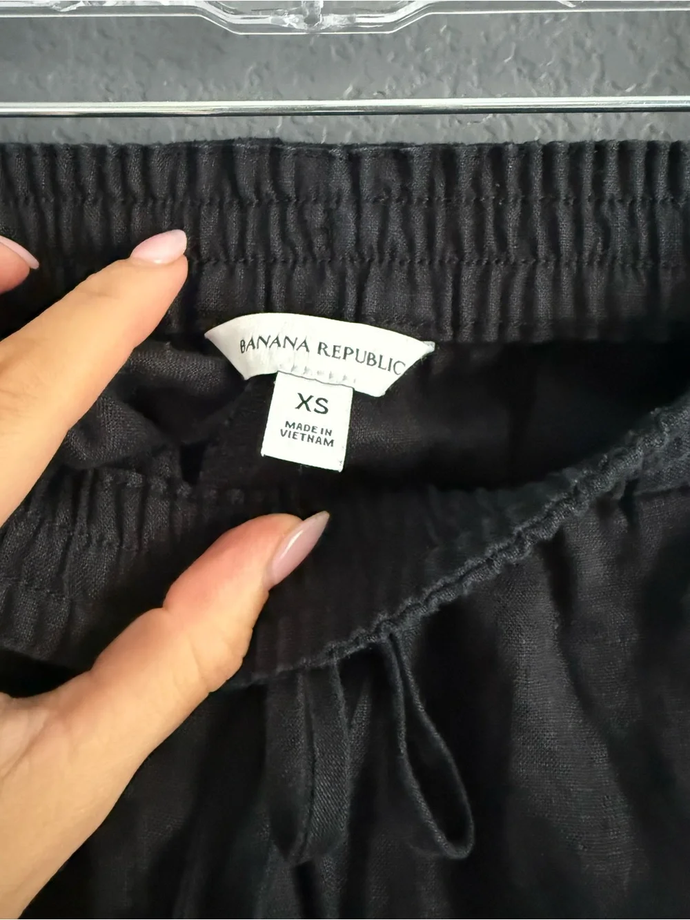BANANA REPUBLIC • linen pull on ankle pant in black - XS